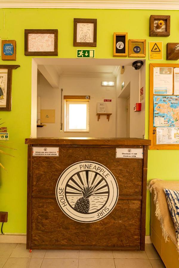 Pineapple Surf House Hostel Atouguia Da Baleia Ngoại thất bức ảnh