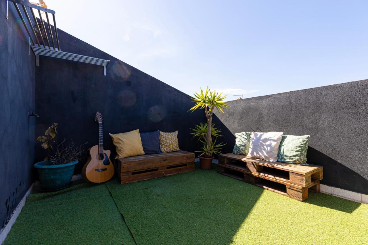 Pineapple Surf House Hostel Atouguia Da Baleia Ngoại thất bức ảnh