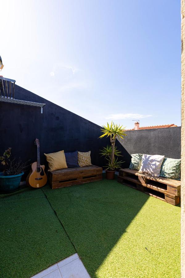 Pineapple Surf House Hostel Atouguia Da Baleia Ngoại thất bức ảnh