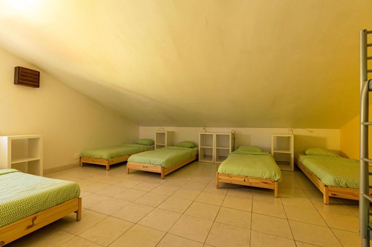Pineapple Surf House Hostel Atouguia Da Baleia Ngoại thất bức ảnh